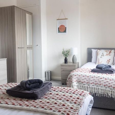 Appartamento Adrian House, Near Hospital, Easy Parking + Garden Carlisle  Esterno foto